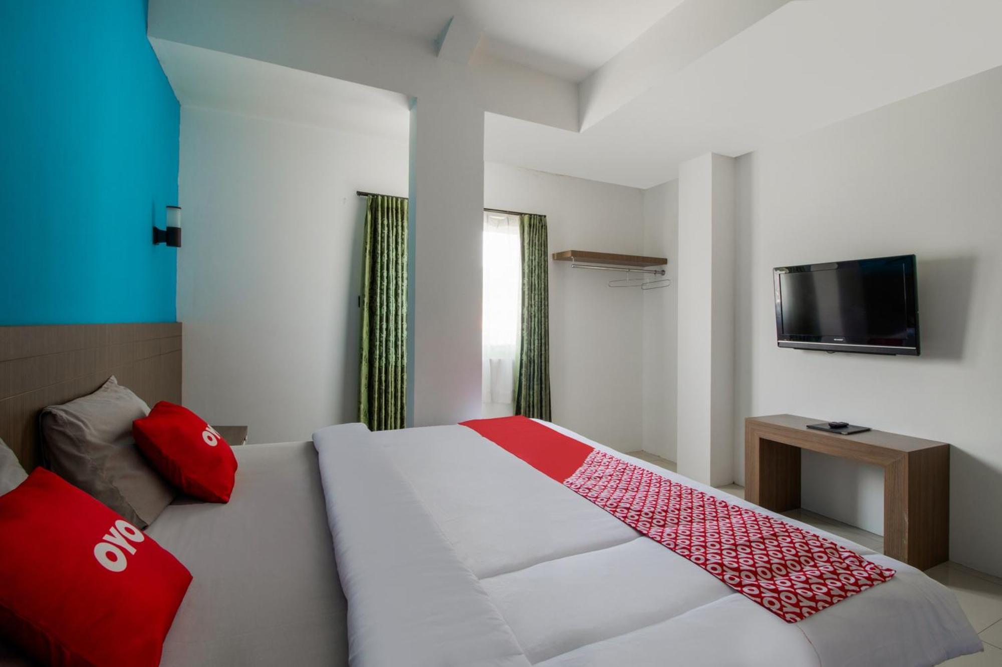 Oyo Flagship 3753 Cassa Dua Hotel Cimahi Exterior foto