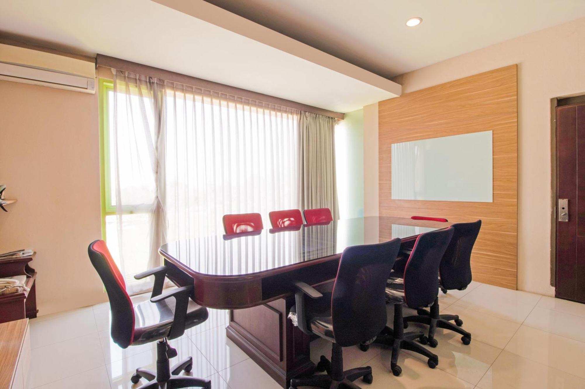 Oyo Flagship 3753 Cassa Dua Hotel Cimahi Exterior foto