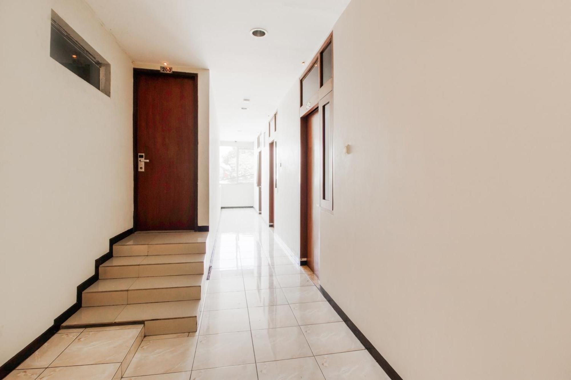 Oyo Flagship 3753 Cassa Dua Hotel Cimahi Exterior foto
