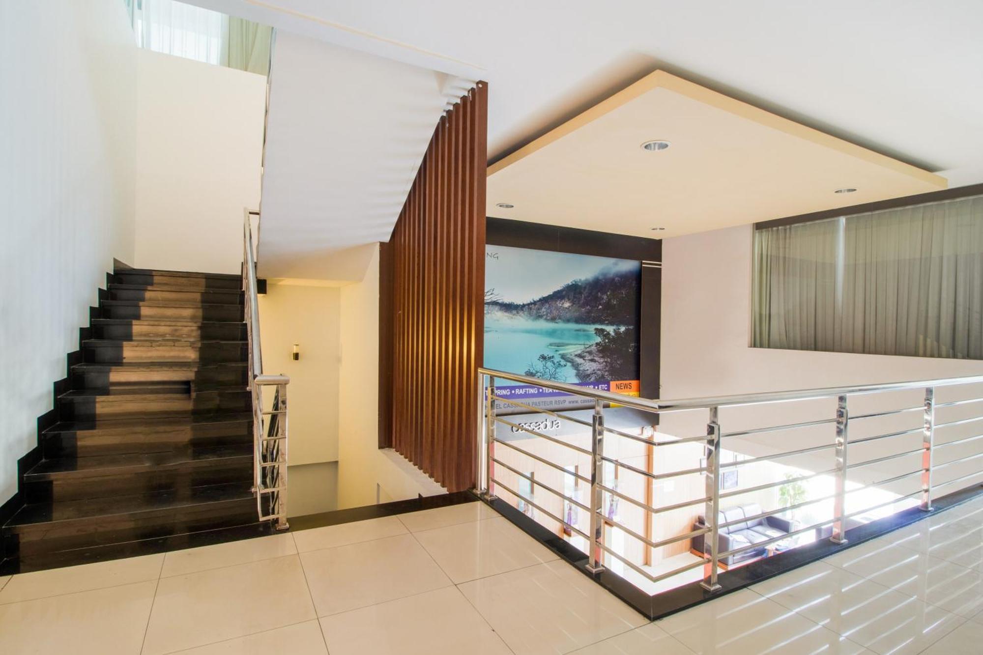 Oyo Flagship 3753 Cassa Dua Hotel Cimahi Exterior foto