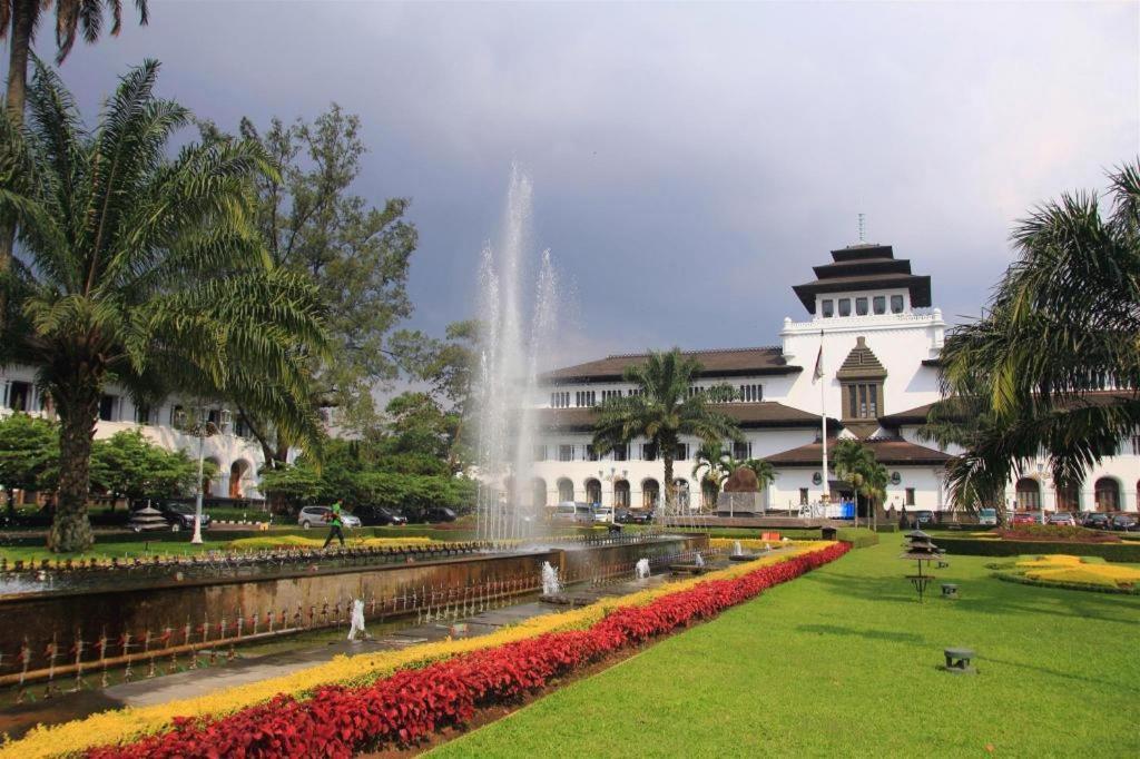 Oyo Flagship 3753 Cassa Dua Hotel Cimahi Exterior foto